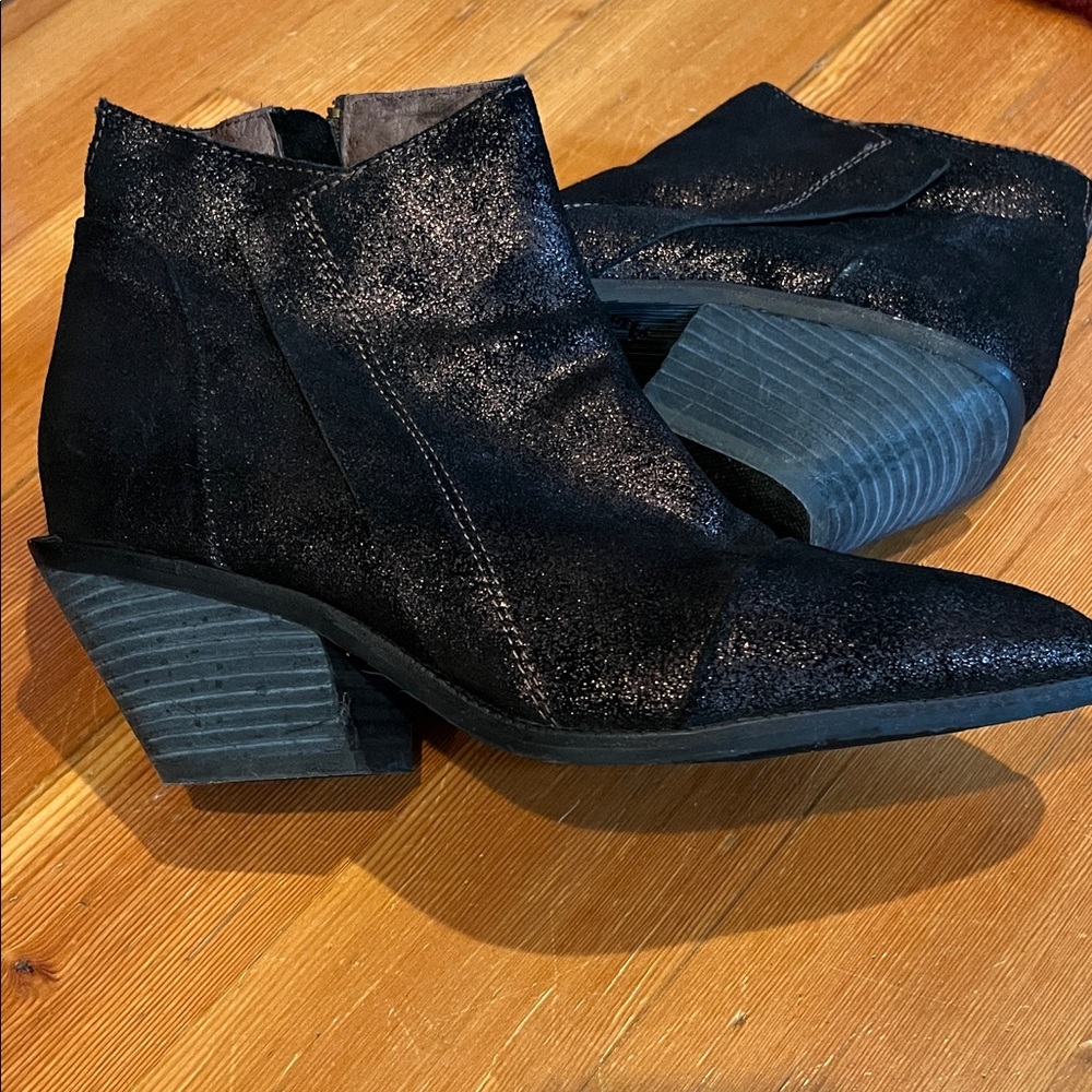 Antelope Black Ankle Boots